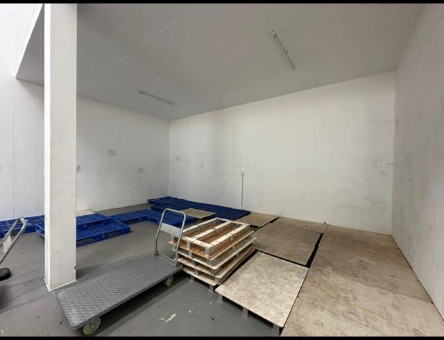 146M² WAREHOUSE TO LET IN KYALAMI